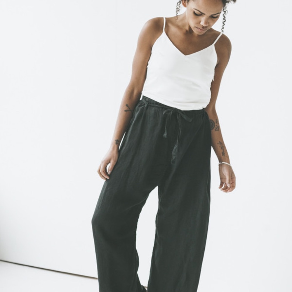 🕊*SOLD** BLACK CRANE DRAWSTRING PANTS IN BLACK